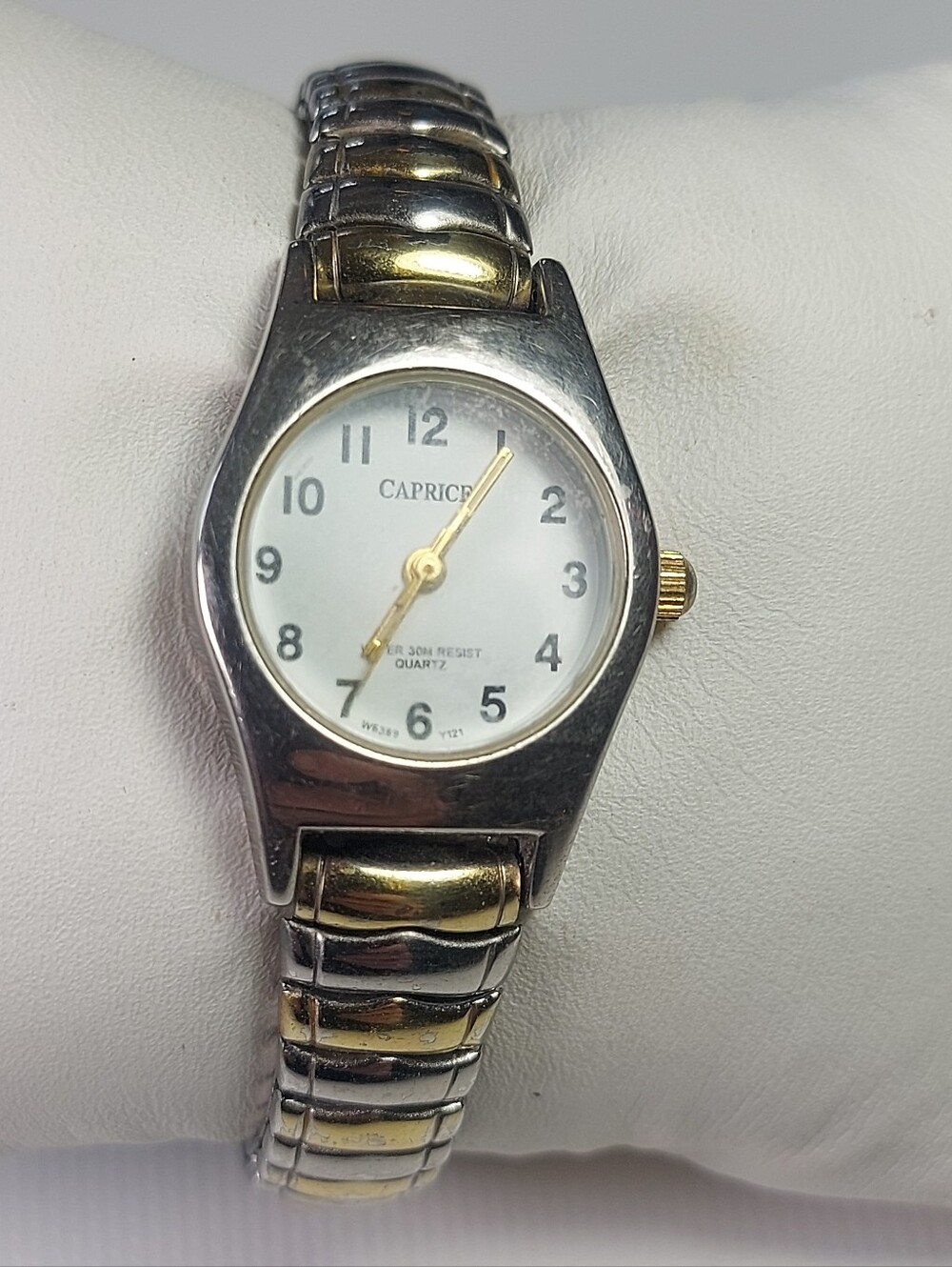 Caprice Ladies Vintage Silver Tone Quartz Stretch Band Watch, New Battery